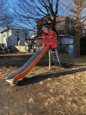 前沢南公園　滑り台